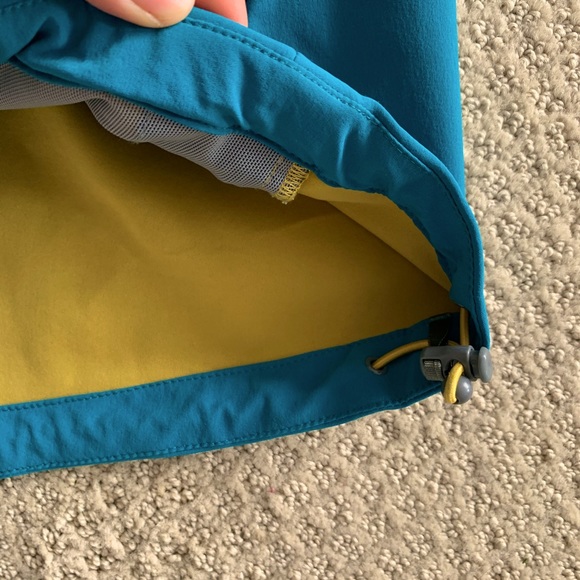 New Rab Women's Upslope waterproof light winter Jacket-size Small - Picture 4 of 9